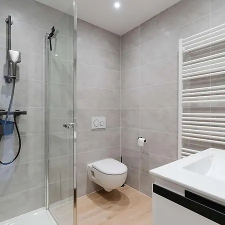 Pavillon T3 Avec Piscine, Climatisation Et Parking à Narbonne-plage - Fr-1-409-248