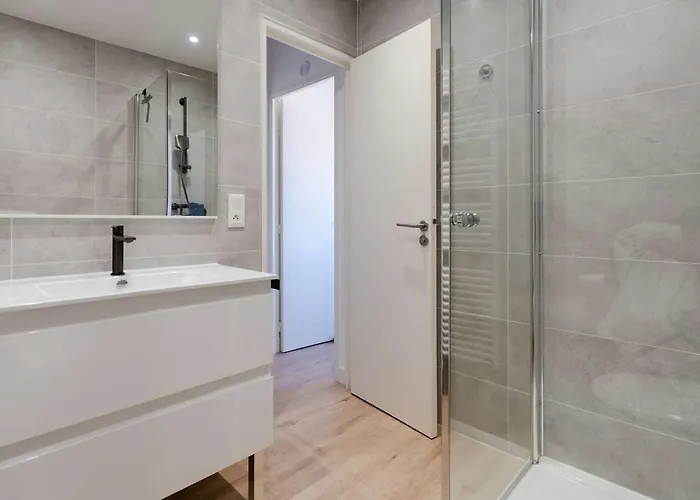 Pavillon T3 Avec Piscine, Climatisation Et Parking A Narbonne-plage - Fr-1-409-248 Villa *