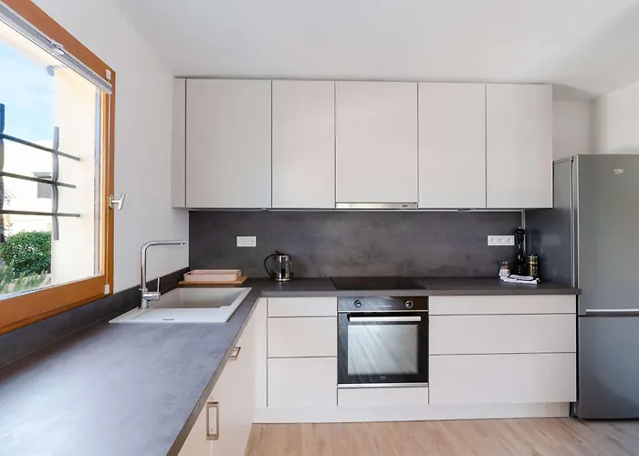 Pavillon T3 Avec Piscine, Climatisation Et Parking A Narbonne-plage - Fr-1-409-248 * Narbonne