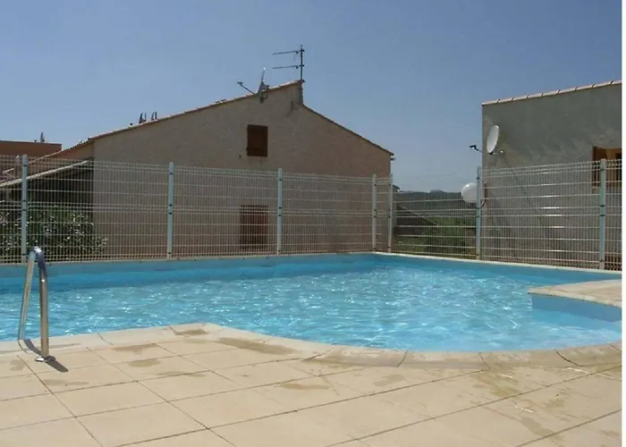 Pavillon T3 Avec Piscine, Climatisation Et Parking A Narbonne-plage - Fr-1-409-248 *